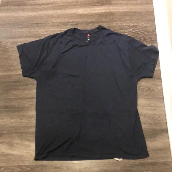 Hanes Tshirt - Picture 1 of 4